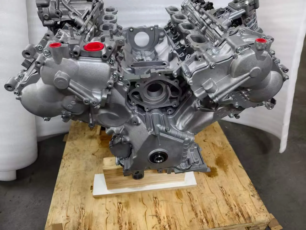 Реставрированный двигатель VK56VD V8-5,6 двигатель VK56VD