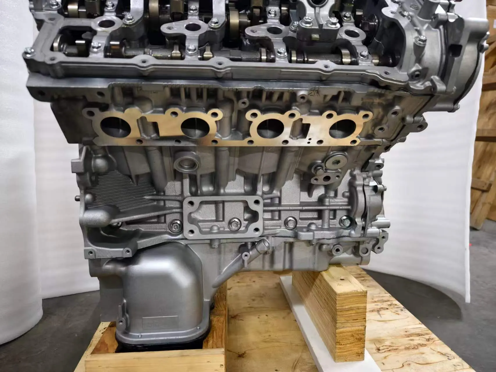 Реставрированный двигатель VK56VD V8-5,6 двигатель VK56VD