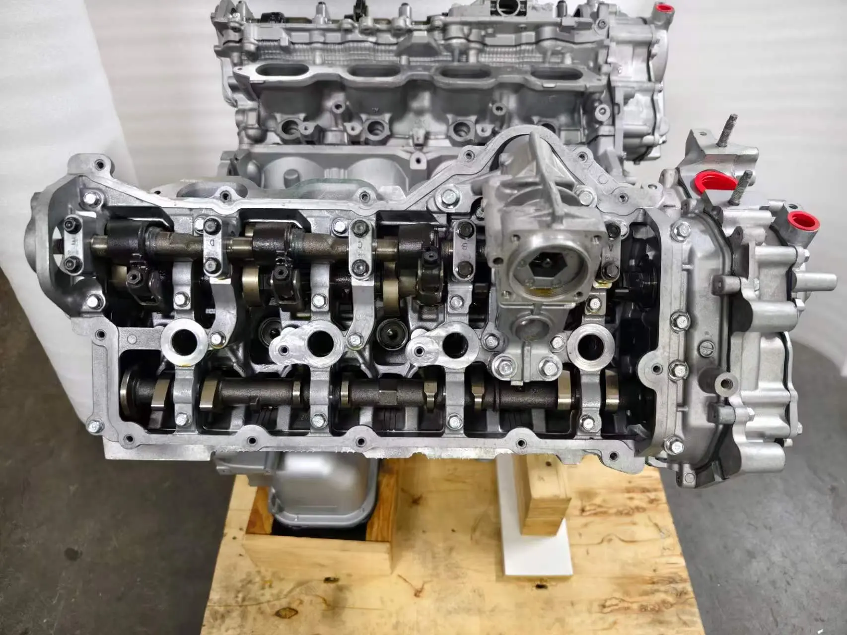 Реставрированный двигатель VK56VD V8-5,6 двигатель VK56VD